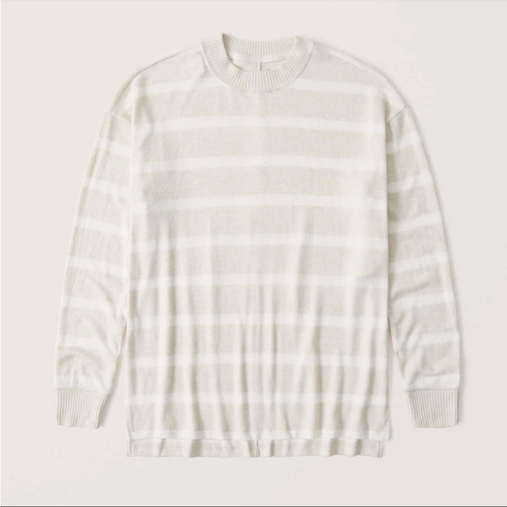 Abercrombie cozy oversized boyfriend crew - size S